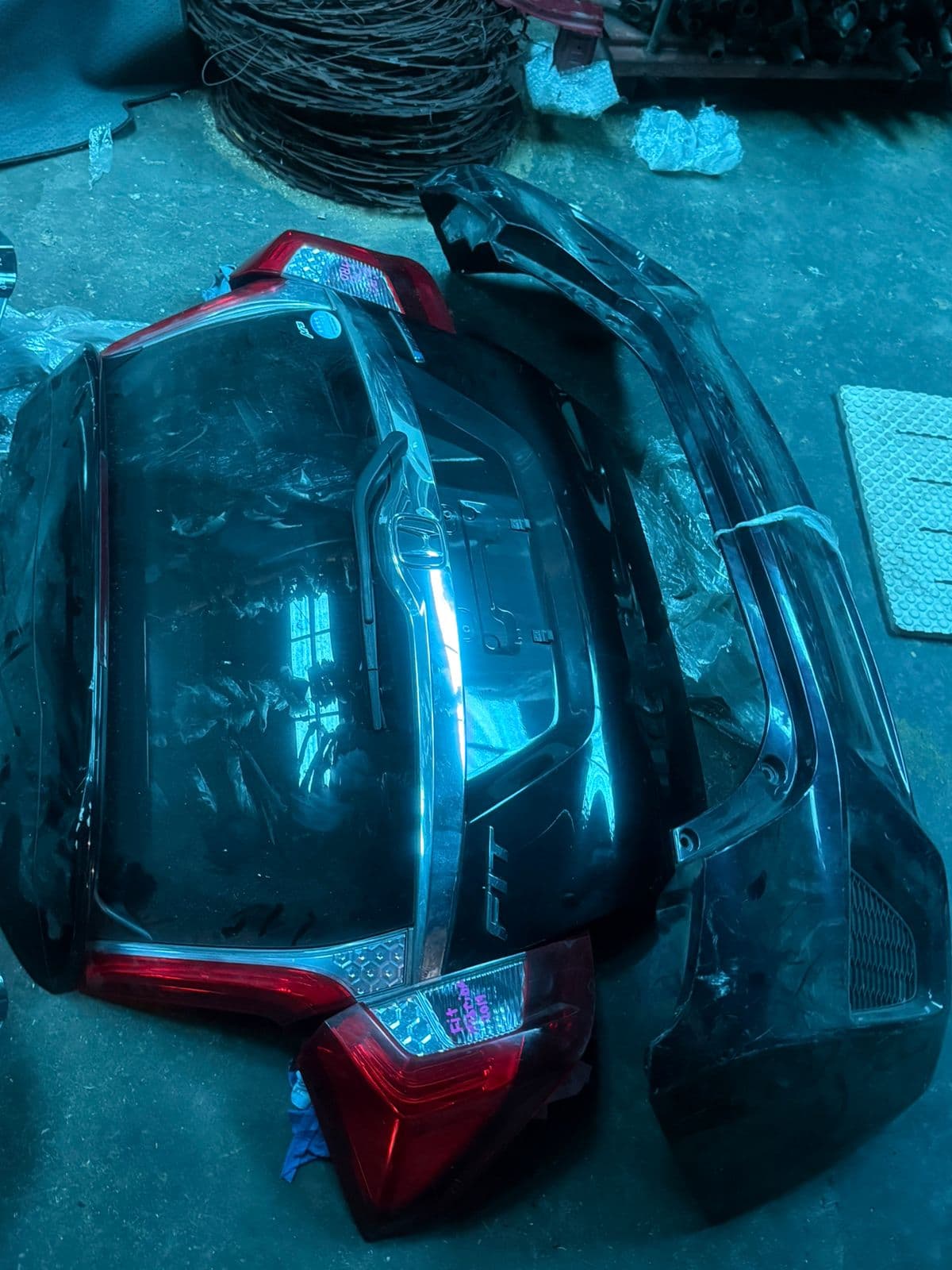 Compuerta, bomper y faroles para Honda Fit híbrida 2014-2017